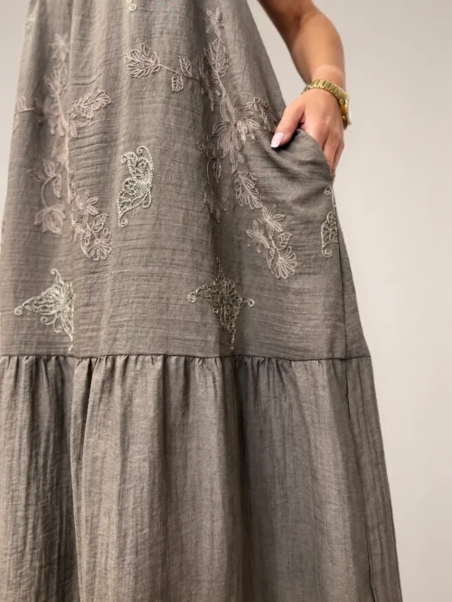 1448526B-2EE5-4FBB-BE32-95C678D34A77 2 Sukienka Boho Haft