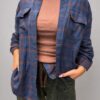 koszula DUO denim cynamon koszula w kratę denim z cynamonem damska koszula oversize z kieszeniami koszula z kontrastowym wykończeniem rękawów luźna koszula damska denim cynamon koszula damska z dużymi kieszeniami koszula DUO z podwijanym rękawem modna koszula damska na co dzień