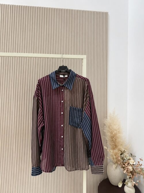 Koszula oversize w paski – produkt na wieszaku