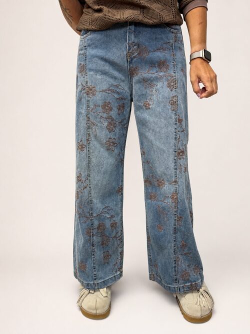 jeansy szwedy z haftem mokka czekolada designerskie jeansy damskie z haftem szerokie jeansy szwedy z przecieraniem jeansy damskie z haftem i szeroką nogawką przecierane jeansy premium damskie jeansy szwedy mokka czekolada spodnie jeansowe damskie z haftem modne szerokie jeansy z haftem