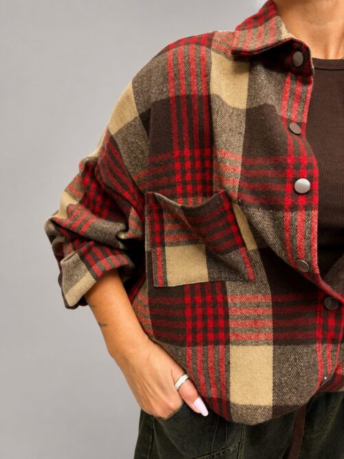 koszula na napy Short oversize koszula damska na napy w jesiennej kolorystyce koszula Short z troczkiem na dole koszula oversize mokka latte czekolada jesienna czerwień krótka koszula na napy z efektem bombki koszula damska z bawełną i akrylem koszula Short do jesiennych stylizacji koszula na napy Butik Madzia Fashion