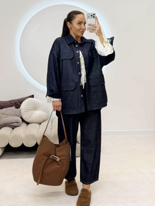 Kurtka jeansowa oversize indigo – widok z przodu, stylizacja total denim