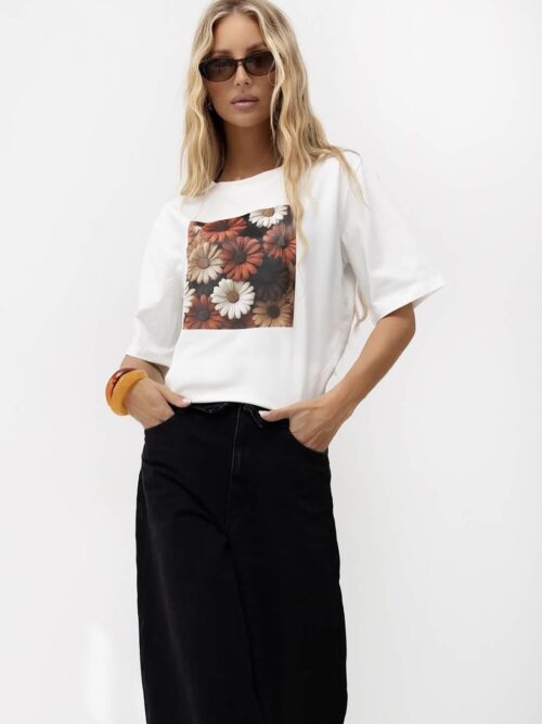 T-shirt BOCCA Gerberki z kwiatową aplikacją T-shirt damski BOCCA z gerberkami luźny T-shirt BOCCA rozmiar uniwersalny T-shirt damski z nadrukiem kwiatowym T-shirt BOCCA polska produkcja biały T-shirt BOCCA Gerberki czekoladowy T-shirt BOCCA Gerberki cynamonowy T-shirt BOCCA z gerberkami