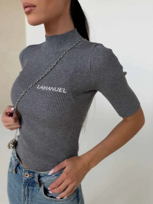 Top LAMANUEL COZY czarny prążkowany z krótkim rękawem