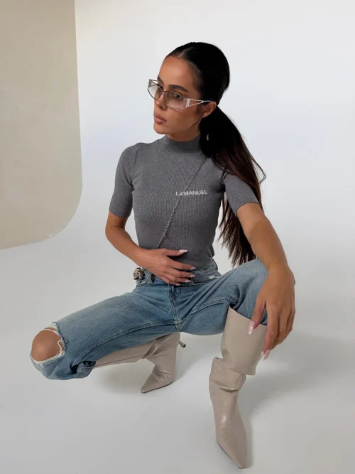 Top LAMANUEL COZY czarny prążkowany z krótkim rękawem