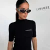 Top LAMANUEL COZY czarny prążkowany z krótkim rękawem