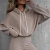c7060a11-f7c3-418f-b9ca-15211c09aa82_result Krótka bluza La Monne ecru z miękkiego mikropolaru damska