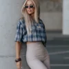 bluzka LA MONNE w kratę z regulowanym dołem bluzka LA MONNE w kratę z regulowanym dołem
