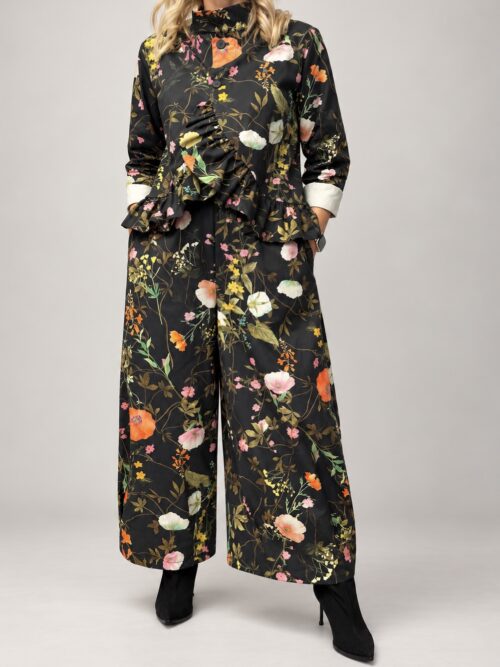 spodnie kwiatowe WENDY TRENDY spodnie damskie w kwiaty bawełniane spodnie damskie WENDY TRENDY szerokie spodnie damskie w kwiatowy print czarne spodnie damskie w kolorowe kwiaty spodnie WENDY TRENDY 100% bawełna