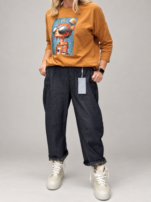 Spodnie BURRO Denim Jeans damskie Jeansowe spodnie BURRO damskie Spodnie BURRO z ozdobnym podszyciem nogawek Denimowe spodnie damskie z wywijaną nogawką Spodnie jeans BURRO luźny fason Spodnie BURRO Denim Butik Madzia Fashion