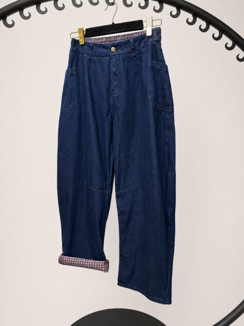 6A4D3D35-B3CA-44F8-996C-C37A11003403 spodnie BURRO denim z podszyciem duo spodnie jeansowe BURRO z kratką spodnie denim z wywijaną nogawką spodnie BURRO wysoki stan luźne spodnie jeansowe damskie spodnie denim z podszyciem w kratkę spodnie BURRO Butik Madzia Fashion damskie spodnie jeansowe z wysokim stanem