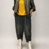 spodnie balloon jeansowe w misie damskie spodnie balloon z printem spodnie jeansowe z drobnym wzorem misie spodnie balloon z gumką w pasie ciemne spodnie jeansowe balloon damskie stylizacja ze spodniami balloon i swetrem spodnie balloon do sneakersów i ramoneski