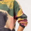 Bluza bawełniana damska z kolorowym wzorem Kolorowa bluza damska z czekoladową lamówką Bluza bawełniana oversize w artystyczny wzór Bluza damska z bawełny pętelkowej Modowa bluza damska w jesiennych kolorach Bluza Art Color Butik Madzia Fashion