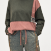 Bluza JOY Patchwork bawełniana Bawełniana bluza damska JOY Bluza damska z bawełny pętelkowej Bluza JOY w luźnym fasonie Patchworkowa bluza damska JOY Bluza damska z dekoracyjną aplikacją Bawełniana bluza oversize JOY