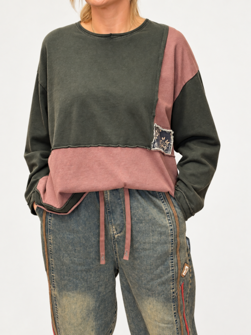 Bluza JOY Patchwork bawełniana Bawełniana bluza damska JOY Bluza damska z bawełny pętelkowej Bluza JOY w luźnym fasonie Patchworkowa bluza damska JOY Bluza damska z dekoracyjną aplikacją Bawełniana bluza oversize JOY
