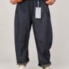 Spodnie BURRO Denim Jeans damskie Jeansowe spodnie BURRO damskie Spodnie BURRO z ozdobnym podszyciem nogawek Denimowe spodnie damskie z wywijaną nogawką Spodnie jeans BURRO luźny fason Spodnie BURRO Denim Butik Madzia Fashion