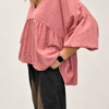 - Czekoladowa koszula Mgiełka oversize z dekoltem w serek - Koszula Mgiełka oversize w kolorze bladego różu - Biała koszula Mgiełka oversize z dekoltem w serek - Czarna koszula Mgiełka oversize z dekoltem w serek