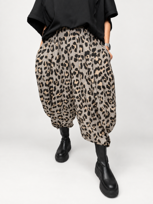 spodnie Simbady Panterka damskie szerokie spodnie damskie w panterkę spodnie panterka z gumką w pasie bawełniane spodnie Simbady luźne spodnie damskie animal print spodnie panterka Butik Madzia Fashion
