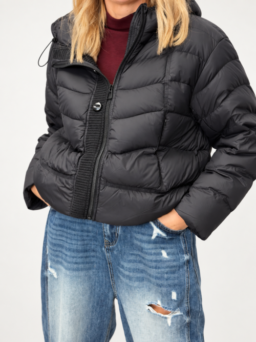 - Kurtka pikowana damska z dzianiną - Czarna kurtka pikowana damska - Kurtka damska na jesień i lekką zimę - Kurtka pikowana z kapturem damska - Kurtka przejściowa Butik Madzia Fashion