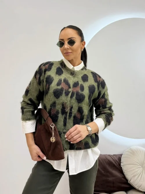sweter panterka khaki damski sweter damski w panterkowy wzór sweter panterka khaki czarny czekoladowy damski sweter oversize panterka jesienny sweter panterka rozmiar uniwersalny sweter panterka Butik Madzia Fashion