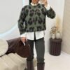 sweter panterka khaki damski sweter damski w panterkowy wzór sweter panterka khaki czarny czekoladowy damski sweter oversize panterka jesienny sweter panterka rozmiar uniwersalny sweter panterka Butik Madzia Fashion