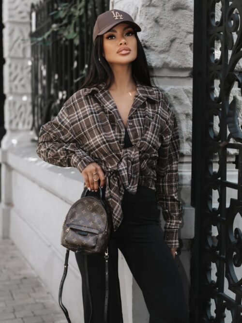 IMG_7859 koszula flanelowa BLINK LaBalancia koszula damska w kratę polski producent koszula flanelowa damska oversize koszula BLINK w kratę LaBalancia bawełniana koszula damska w kratę koszula flanelowa do codziennych stylizacji damska koszula w kratę z kołnierzykiem koszula flanelowa na top lub T-shirt