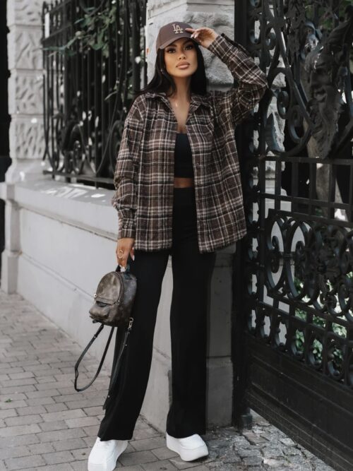 IMG_7860 koszula flanelowa BLINK LaBalancia koszula damska w kratę polski producent koszula flanelowa damska oversize koszula BLINK w kratę LaBalancia bawełniana koszula damska w kratę koszula flanelowa do codziennych stylizacji damska koszula w kratę z kołnierzykiem koszula flanelowa na top lub T-shirt