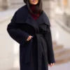 Płaszcz damski ME GUSTA z wełną Długi płaszcz wiązany ME GUSTA Elegancki płaszcz damski z paskiem Płaszcz ME GUSTA rozmiar uniwersalny Długi płaszcz damski polska produkcja Płaszcz damski z szerokim kołnierzem Płaszcz jesienny ME GUSTA z wełną