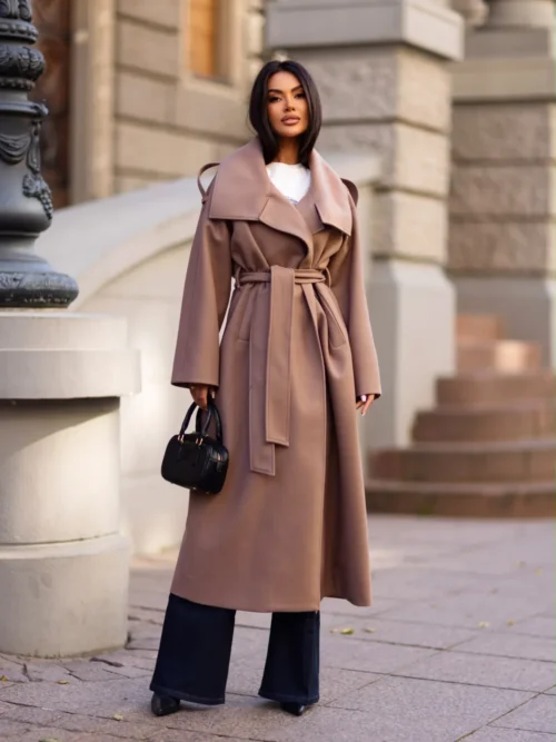 Płaszcz damski ME GUSTA z wełną Długi płaszcz wiązany ME GUSTA Elegancki płaszcz damski z paskiem Płaszcz ME GUSTA rozmiar uniwersalny Długi płaszcz damski polska produkcja Płaszcz damski z szerokim kołnierzem Płaszcz jesienny ME GUSTA z wełną